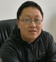 李登 照片