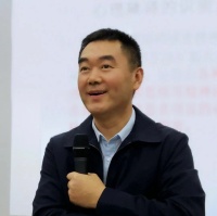唐海波 照片