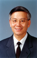 尹伟伦 照片