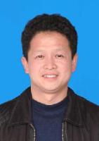 尹鹏 照片