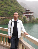 王慰 照片