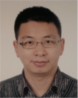 李亮 照片