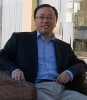 周敉 照片