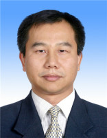 梁伟 照片