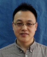 史荣久 照片