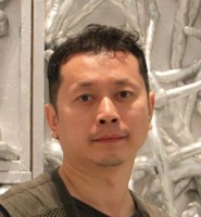 何威 照片