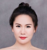 胡美玲 照片