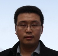 ​黄鸣 照片