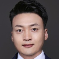 侯伟鹏 照片