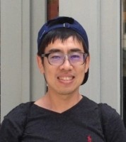娄育 照片