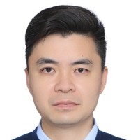钟方雷 照片