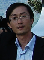 屈中权 照片