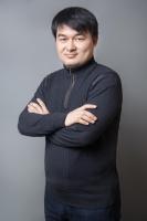 卢张龙 照片