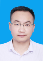 尉侯凯 照片