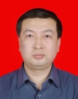 翟震 照片
