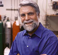 McFadden, David L. 照片