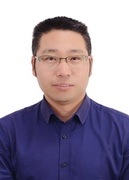 刘银 照片