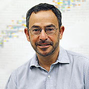 Karol, Paul J. 照片