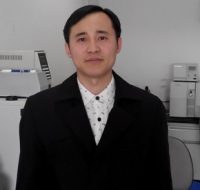 高 波 照片