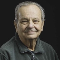 Surzycki, Stefan 照片