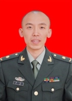 李霄 照片