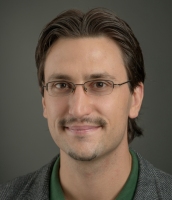 Holub, Justin M. 照片
