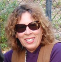 McNeil, Melanie A. 照片