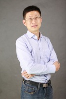 屈陆 照片