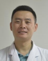 王齐尔 照片
