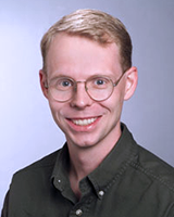 Larsen, Paul B. 照片