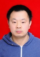 黄宇 照片