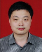 石坚 照片