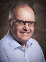 Pai, Emil F. 照片
