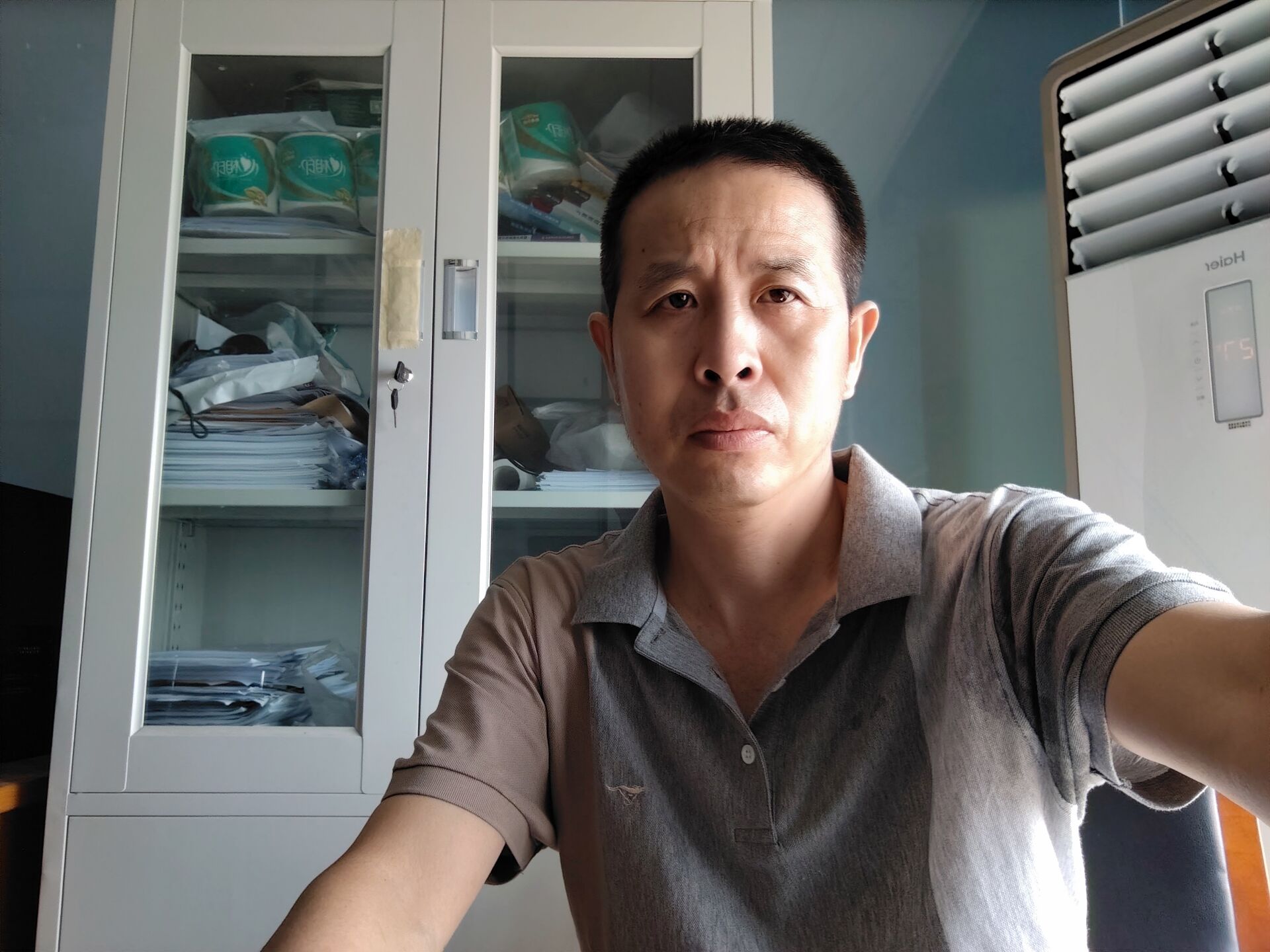 王一雄 照片