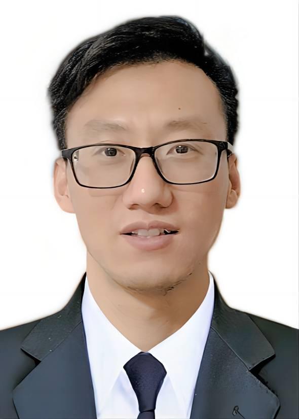 黄正伟 照片