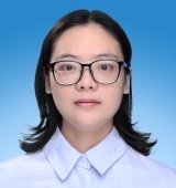 龚映 照片