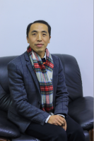 何周春 照片