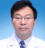 何平 照片