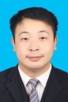 李华 照片