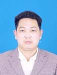 李治 照片