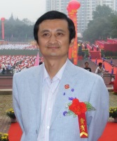 尹成龙 照片