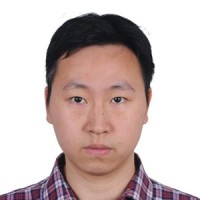 龚愉 照片