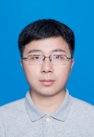 雷晏 照片