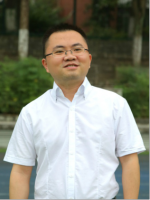 谭津龙 照片
