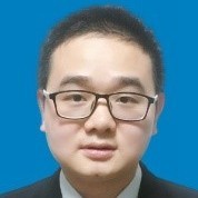 熊阳 照片