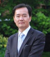 鄢显俊 照片