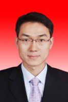 何培育 照片