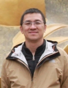 李鑫 照片