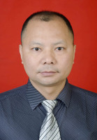 闫河 照片
