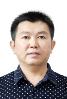 胡旭 照片